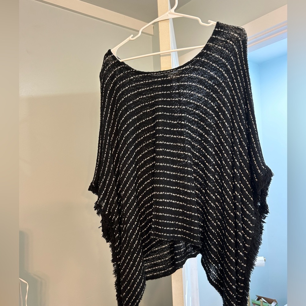 Maison Jules sweater poncho